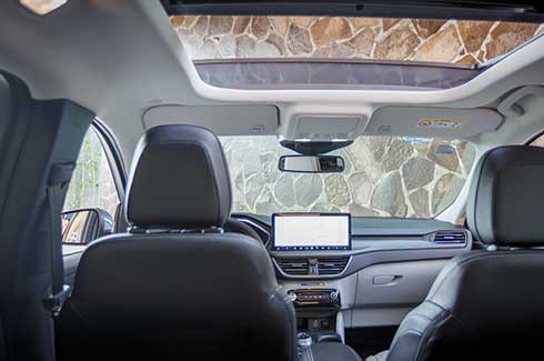 Comodidad gracias a asientos ActiveX que suman confort en cada viaje de Ford Escape HEV 2025